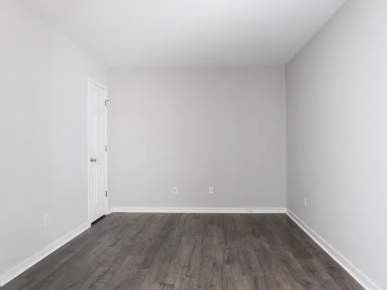 8001 Clovertree Ct — Photo 16