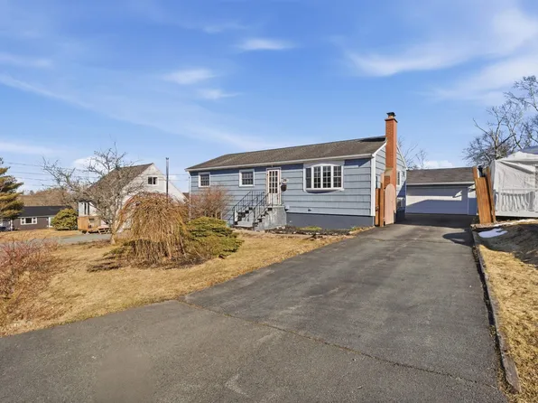 26 Woodcrest Ave, Halifax, NS B3R 1C4