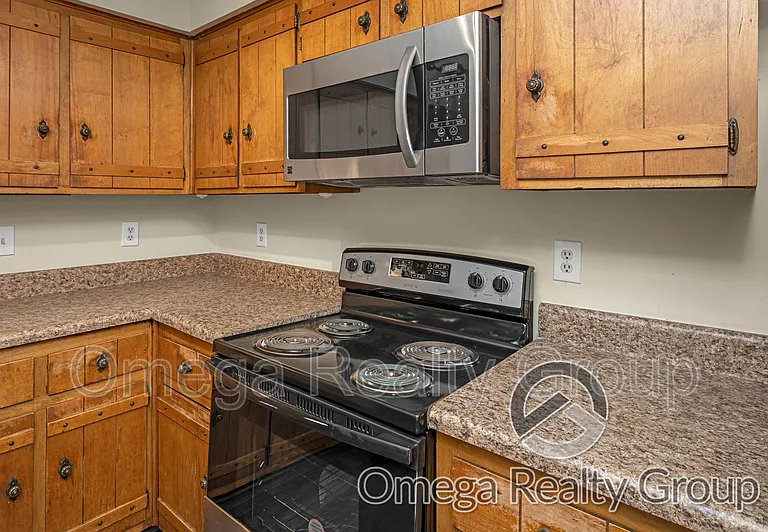 5827 Darien Dr — Photo 30