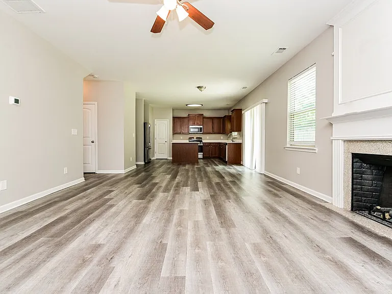 4325 Comfort Trl — Photo 7