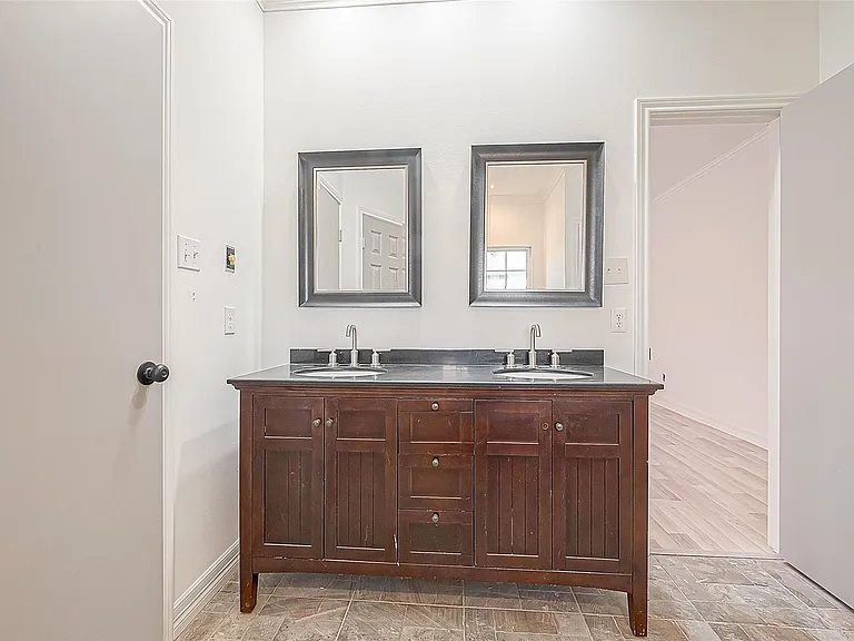 1015 Sugar Lakes Dr — Photo 36