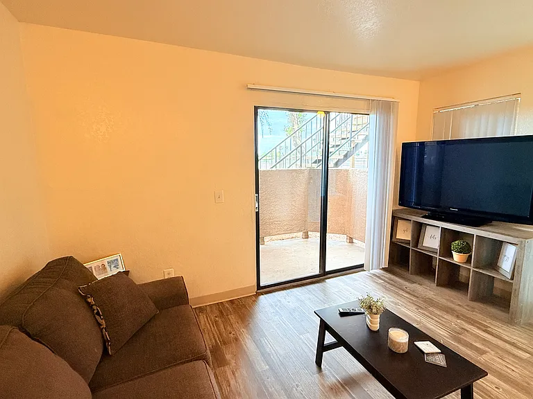1645 N Kadota Ave #18 — Photo 4