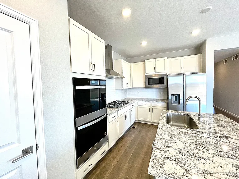 1733 Dancing Cattail Dr — Photo 5