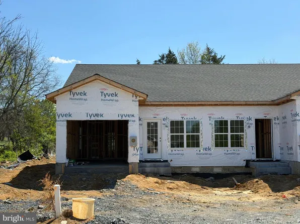 335 Lora Dr, Woodstock, VA 22664