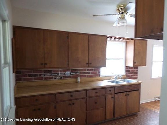 4th image of 15755 Greenway Dr
