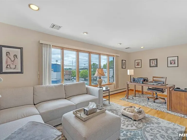 245 Wilson Ave — Photo 5