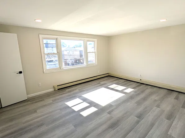 228 Cleveland Ave Floor 2, Harrison, NJ 07029