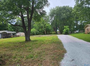 142 Macon Rd, Hazel Green, AL 35750