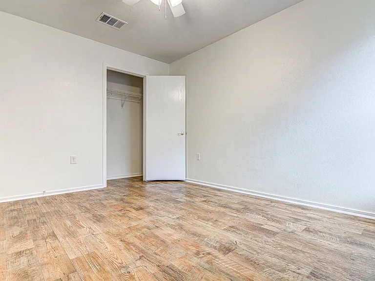 7505 Aspen Brook Dr — Photo 9