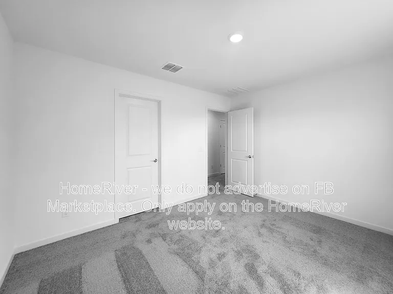 1050 W West Virginia Ave — Photo 12