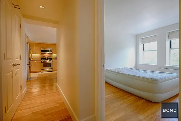 Rented by Bond New York | media 11