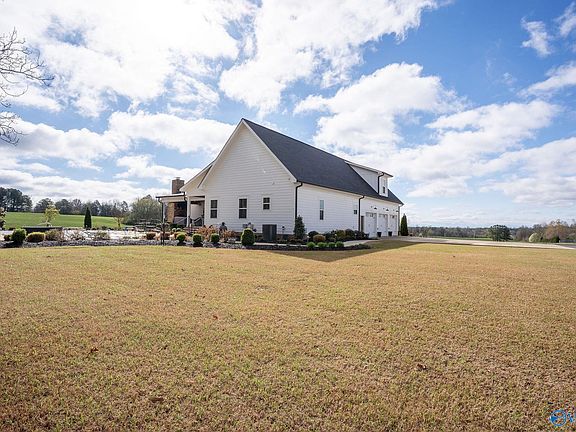 4th image of 1102 Fruit Farm Rd E