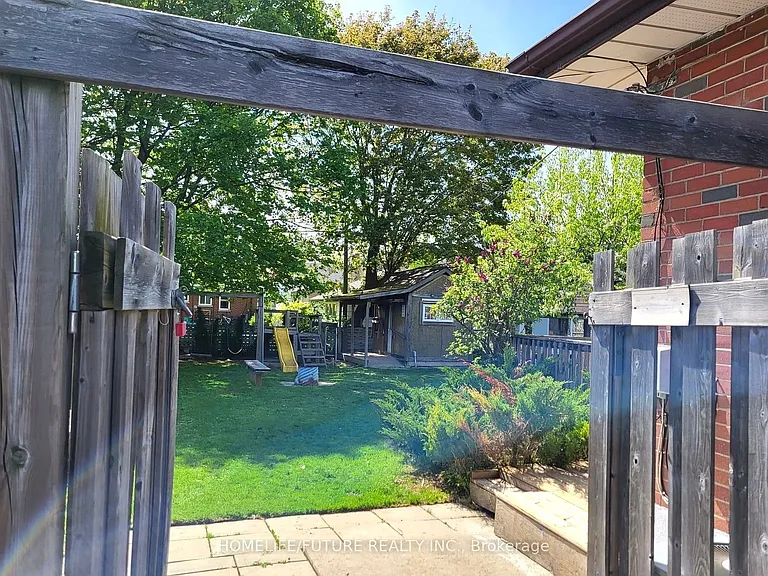 214 Windsor St #UPPER — Photo 2