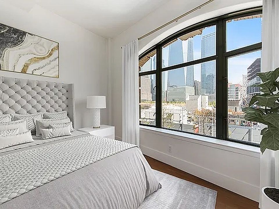 1st image of 120 Greenwich St APT 3A