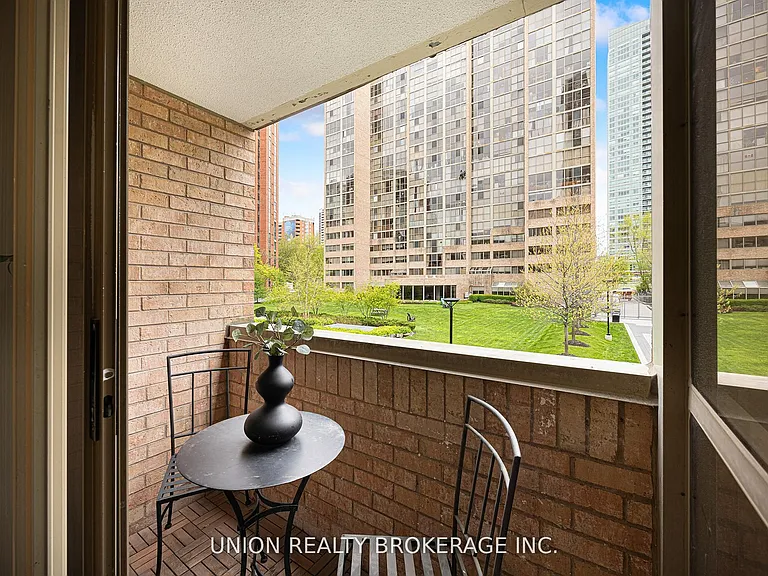 60 Homewood Ave #208 — Photo 21