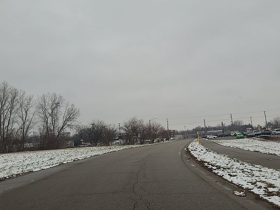 4th image of 310 Hoover Blvd