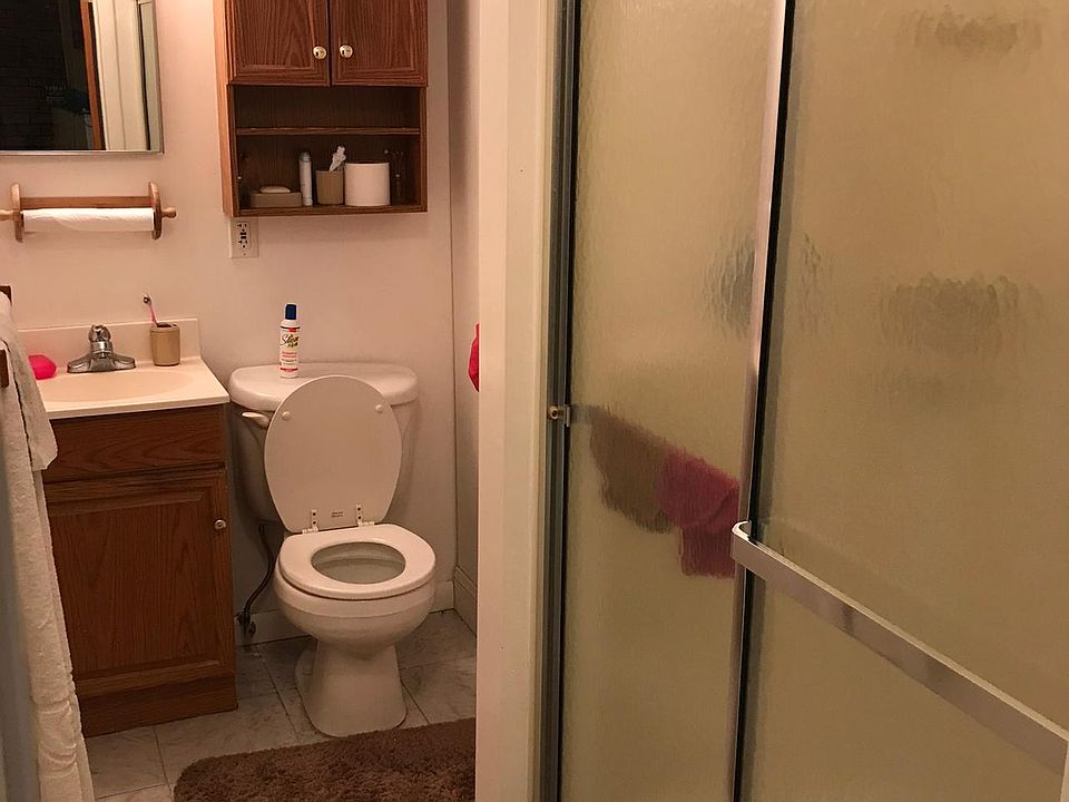 2nd image of 1 Grant Ct #2