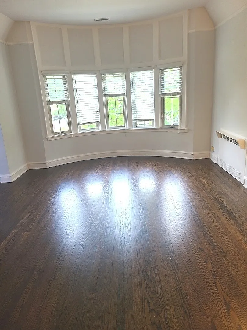 2 bed, 1200 sqft, $2,400 — Photo 2