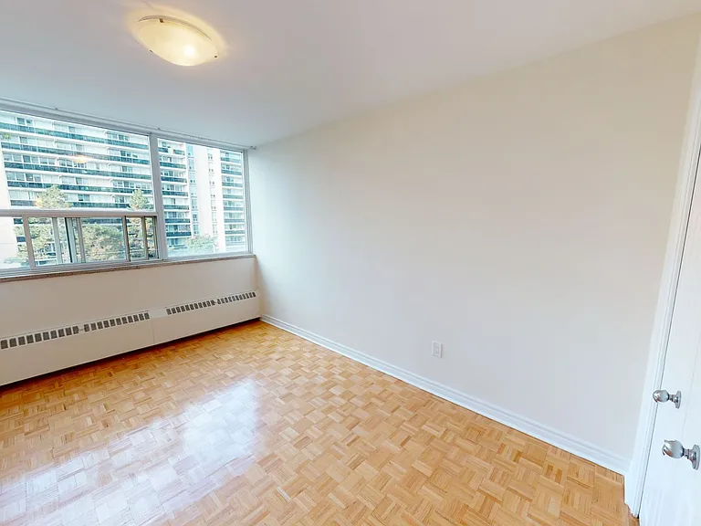 60 Mountview Ave — Photo 13