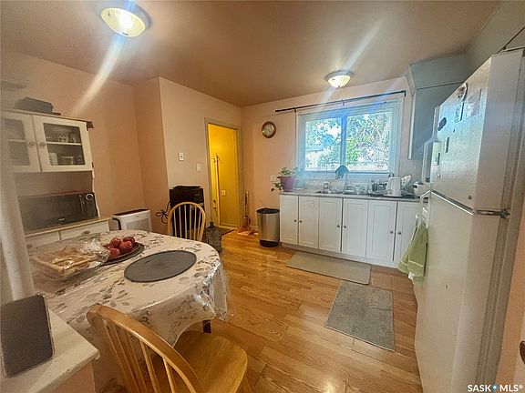 5th image of 419 McIntosh Street