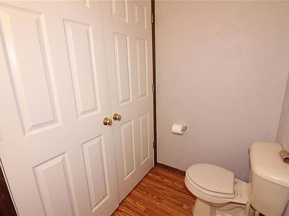 5th image of 501 Camellia Dr
