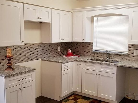 3rd image of 1016 Ponce Ave