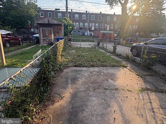 4th image of 3617 Kenyon Ave