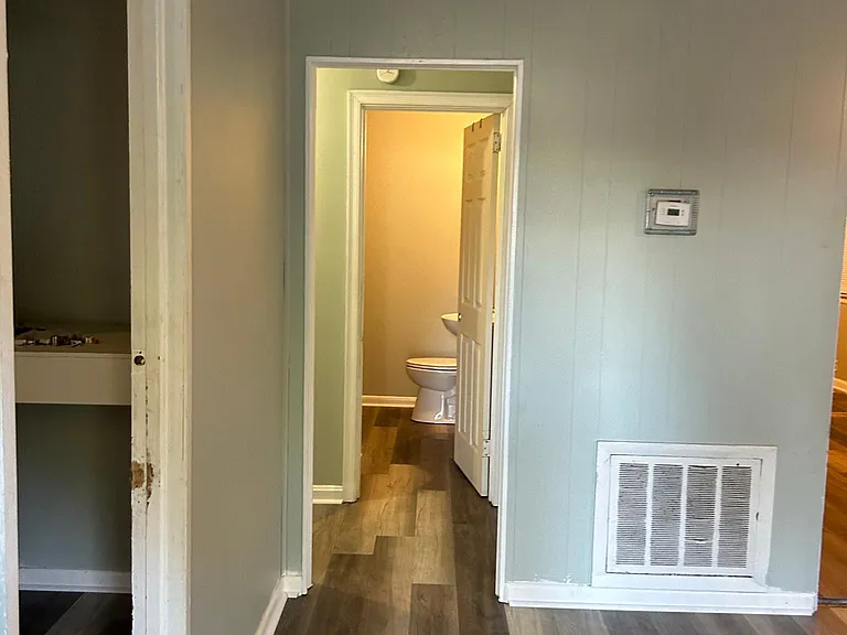 205 Evergreen St — Photo 30
