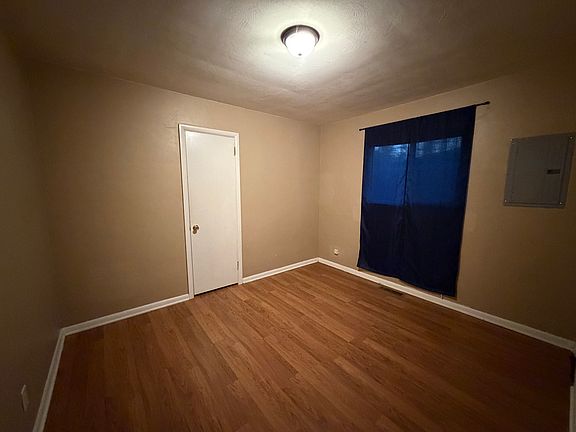 4th image of 229 Hollywood Ave #229