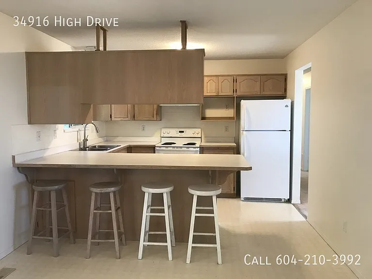 34916 High Dr — Photo 2