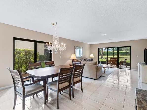 10 Stratford Drive E #A, Boynton Beach, FL 33436