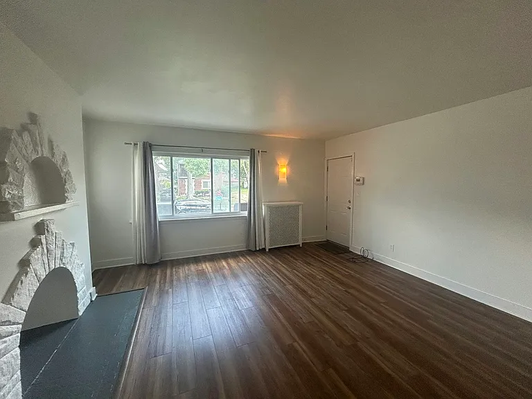 17591 Roselawn St — Photo 6