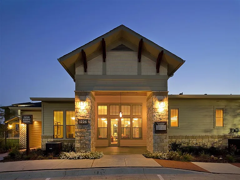 Tierra Pointe — Photo 7