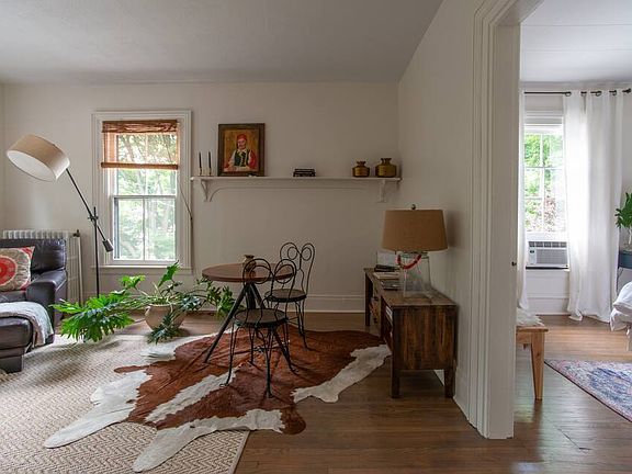 5th image of 213 Park Pl