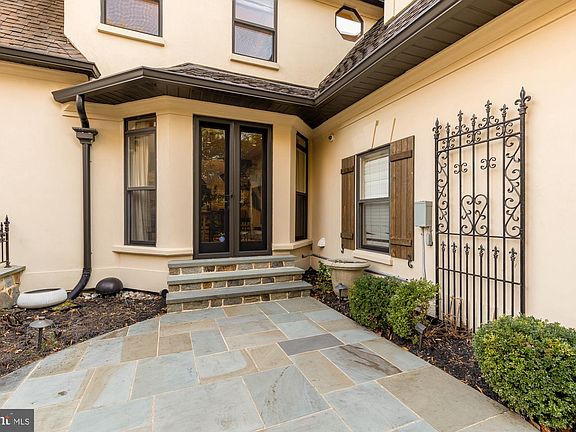 4th image of 18 Hambleton Ct