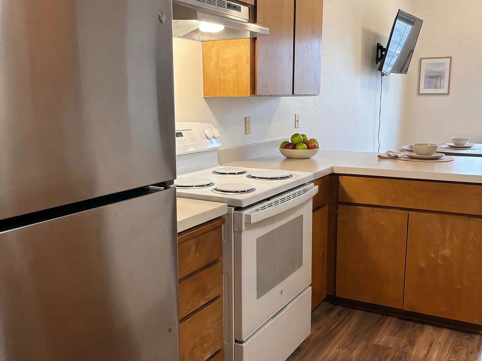 2 bed, 940 sqft, $1,300 — Photo 1
