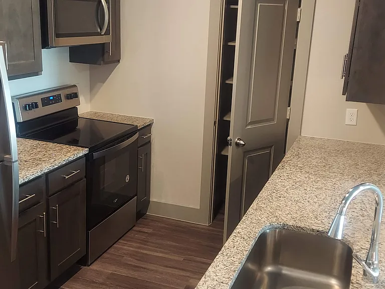 Catalon at Lago Mar I & II — Photo 108
