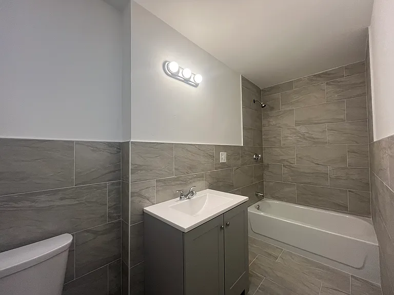 38 Esther St #1 — Photo 2