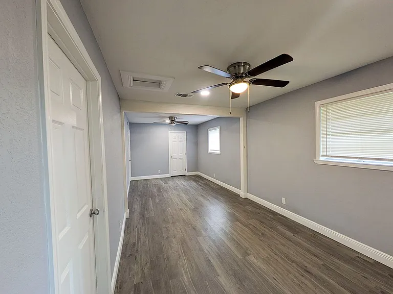 4404 Raven St — Photo 18