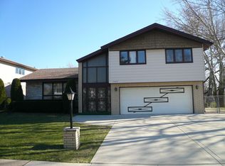 11037 Terrace Ln, Hillside, IL 60162