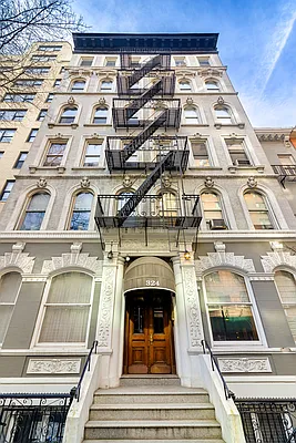 Rented by Keller Williams NYC | media 22