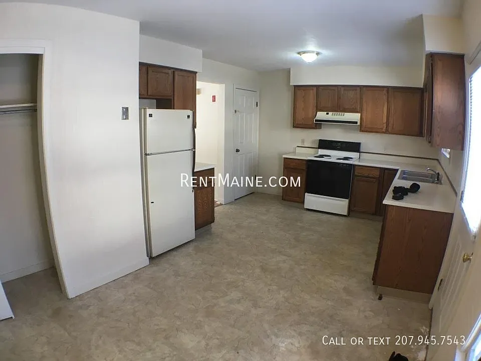 114 Main Rd S #B