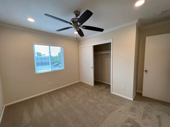 Sunset House Apartments