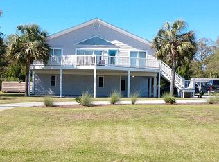 1896 Kings Landing Rd, Hampstead, NC 28443