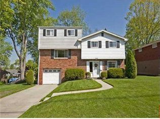 2860 Oneill Dr, Bethel Park, PA
