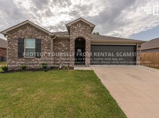 2215 S 9th St, Rogers, AR 72758