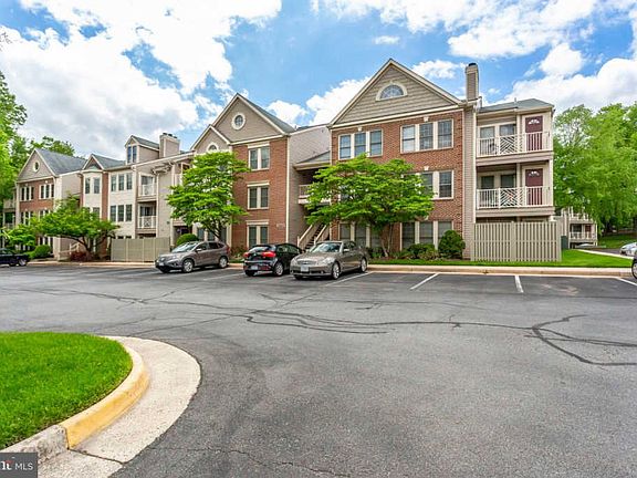 2nd image of 3800 Ridge Knoll Ct Unit 310B