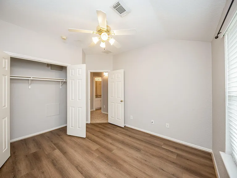 14618 Rochelle Ct — Photo 31