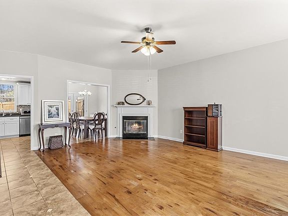 4th image of 3982 Hancock Cir