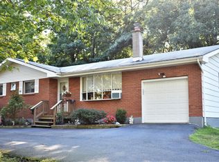 100 Summerhill Rd, Hawley, PA 18428